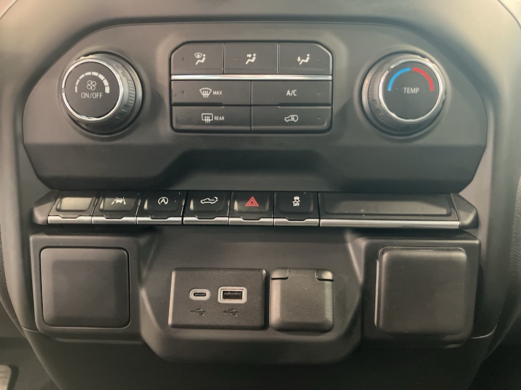 Thumbnail: 2024 Chevrolet Silverado 1500 - 21