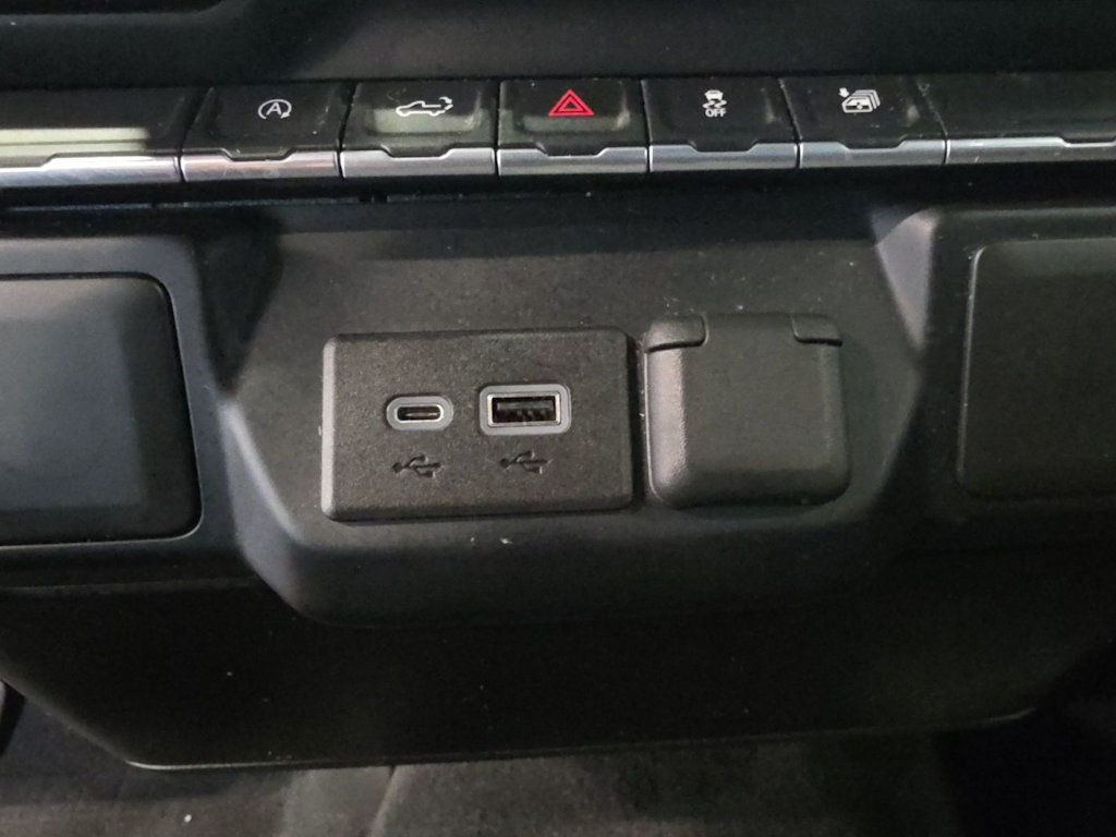 Thumbnail: 2021 Chevrolet Silverado 1500 - 24