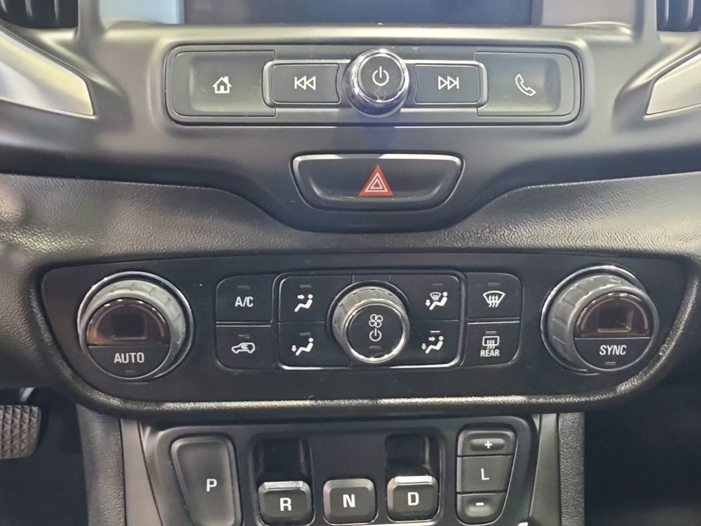 Thumbnail: 2020 GMC Terrain - 30