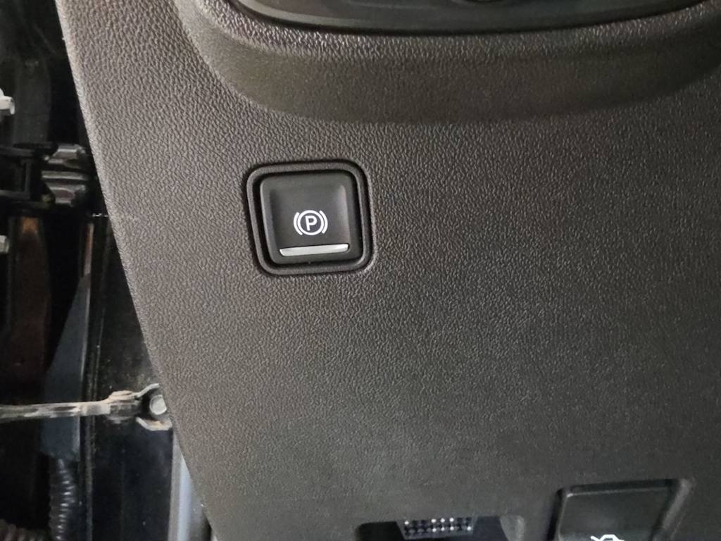 Thumbnail: 2020 GMC Terrain - 25