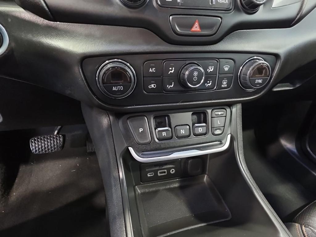 Thumbnail: 2019 GMC Terrain - 31