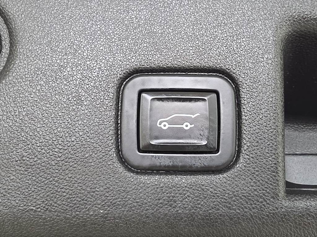 Thumbnail: 2020 Chevrolet Equinox - 33