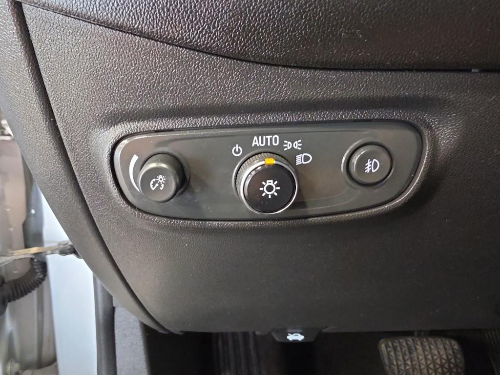 Thumbnail: 2020 Chevrolet Equinox - 23