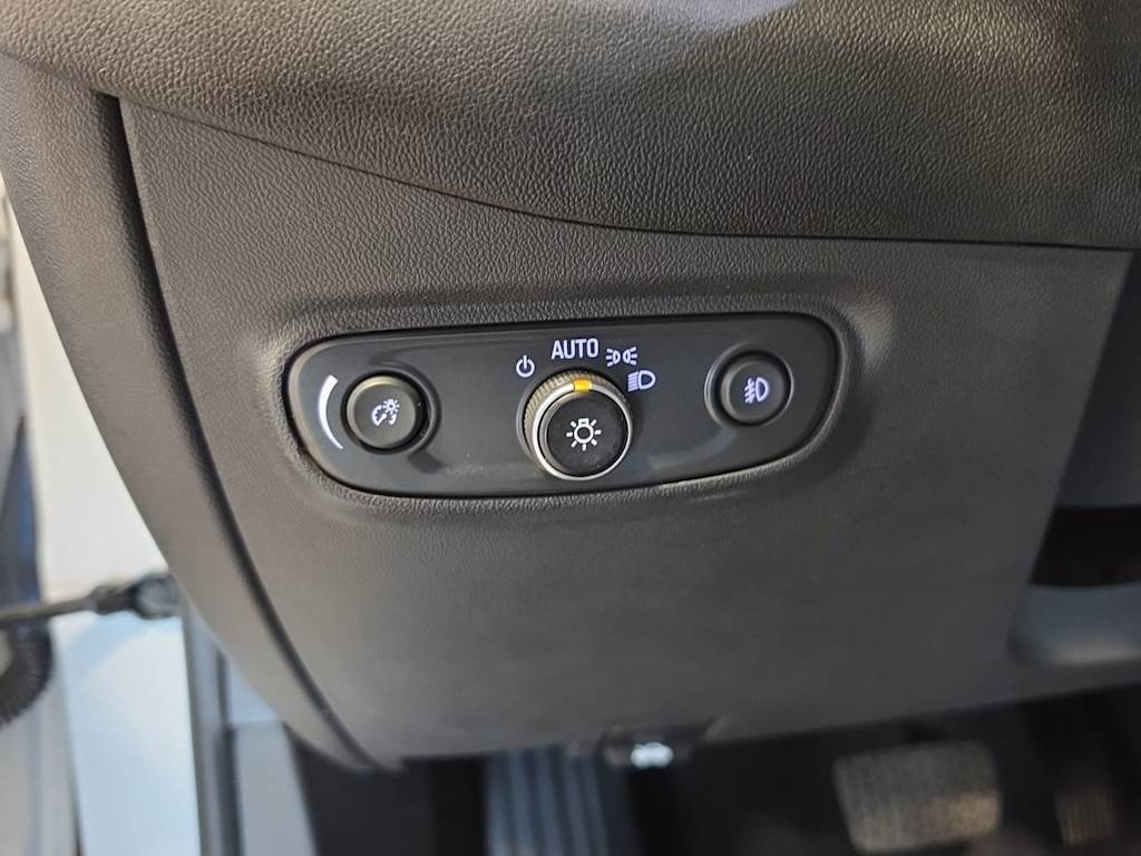 Thumbnail: 2021 Chevrolet Equinox - 26