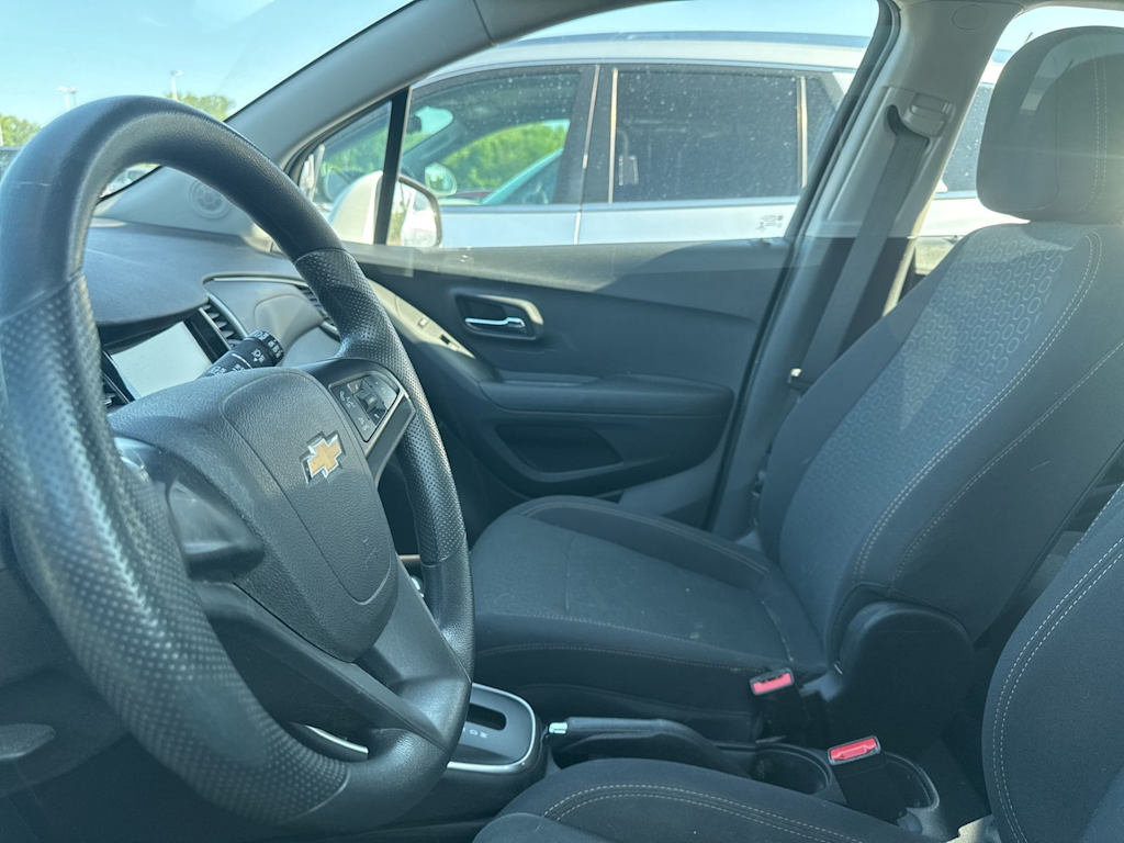 Thumbnail: 2019 Chevrolet Trax - 6