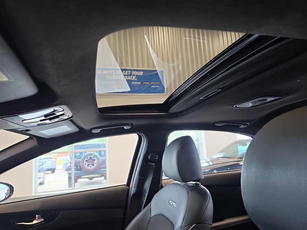 Thumbnail: 2021 Kia Forte - 22