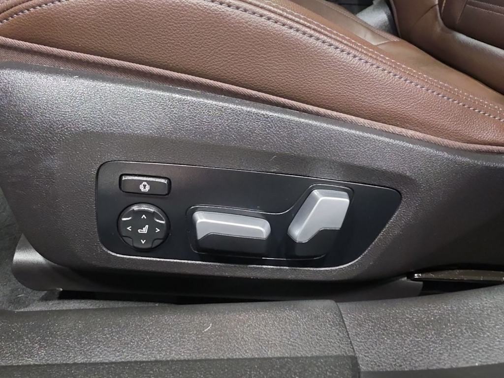 Thumbnail: 2021 BMW 3 Series - 20