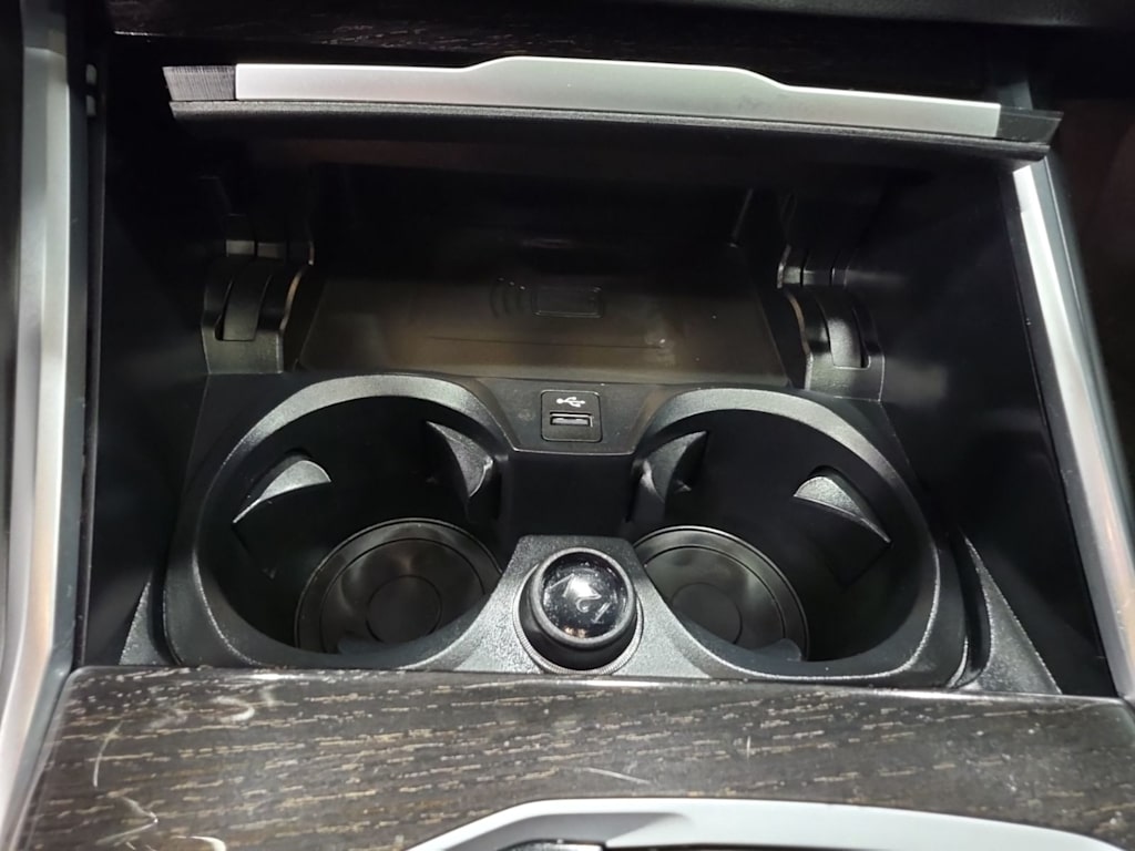 Thumbnail: 2021 BMW 3 Series - 24