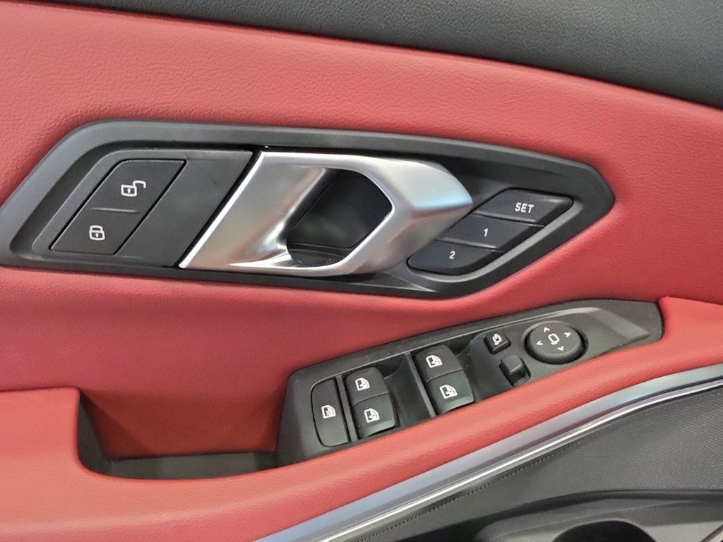 Thumbnail: 2024 BMW 3 Series - 27