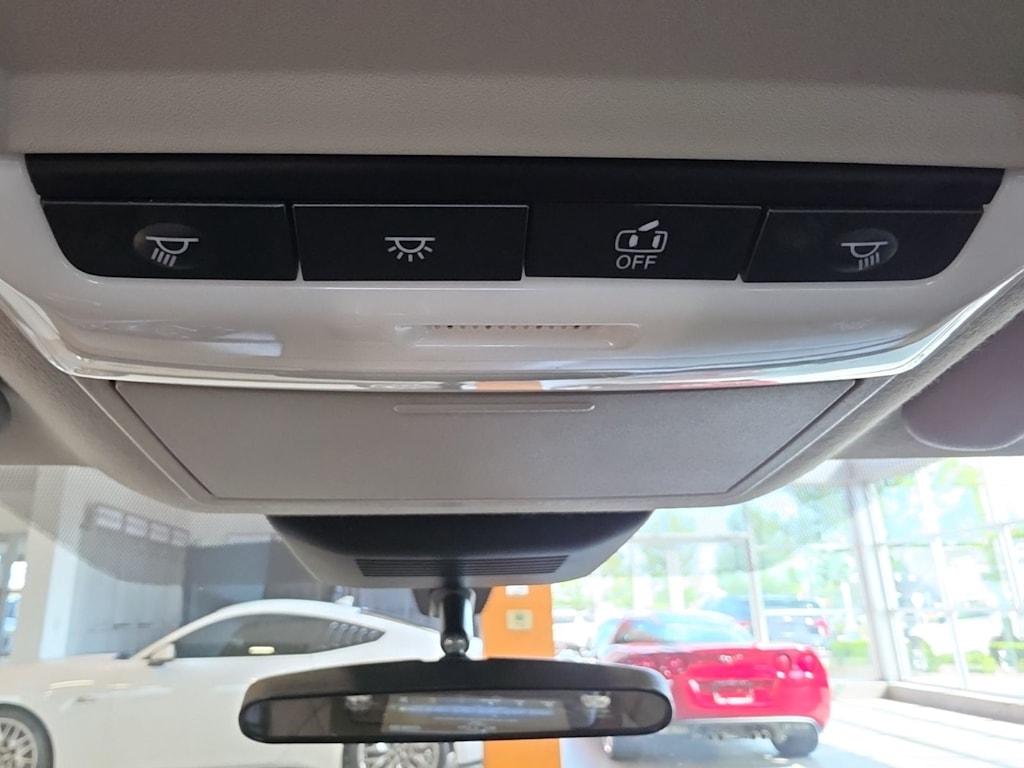 Thumbnail: 2020 Nissan Sentra - 25