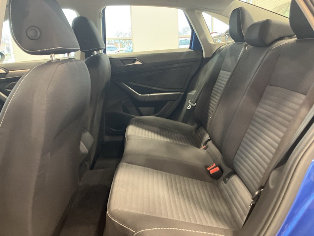 Thumbnail: 2024 Volkswagen Jetta - 9