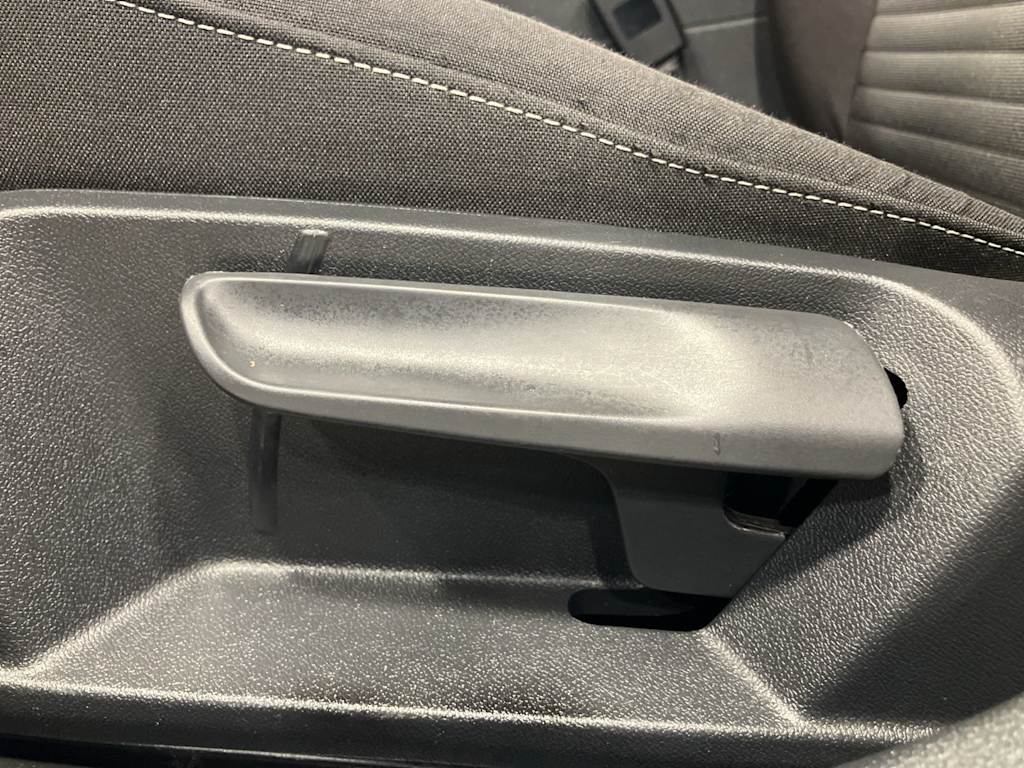 Thumbnail: 2024 Volkswagen Jetta - 17