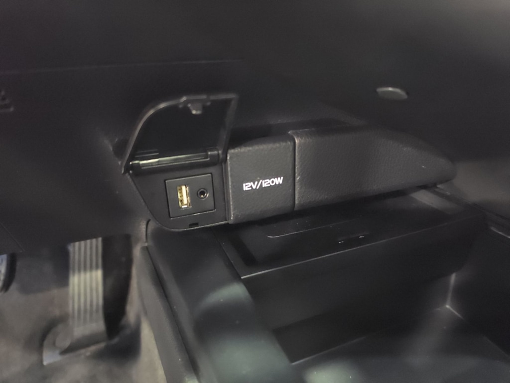 Thumbnail: 2019 Toyota Camry - 30