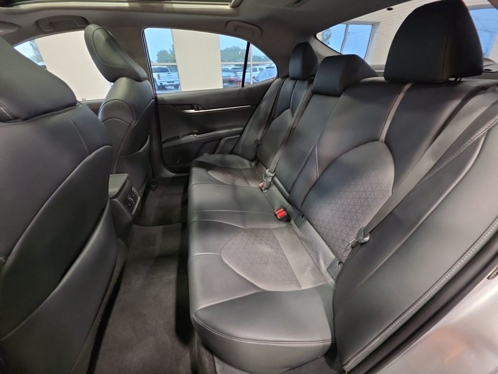 Thumbnail: 2019 Toyota Camry - 10