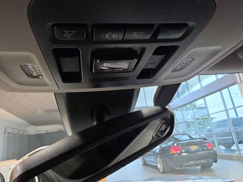 Thumbnail: 2019 Toyota Camry - 32