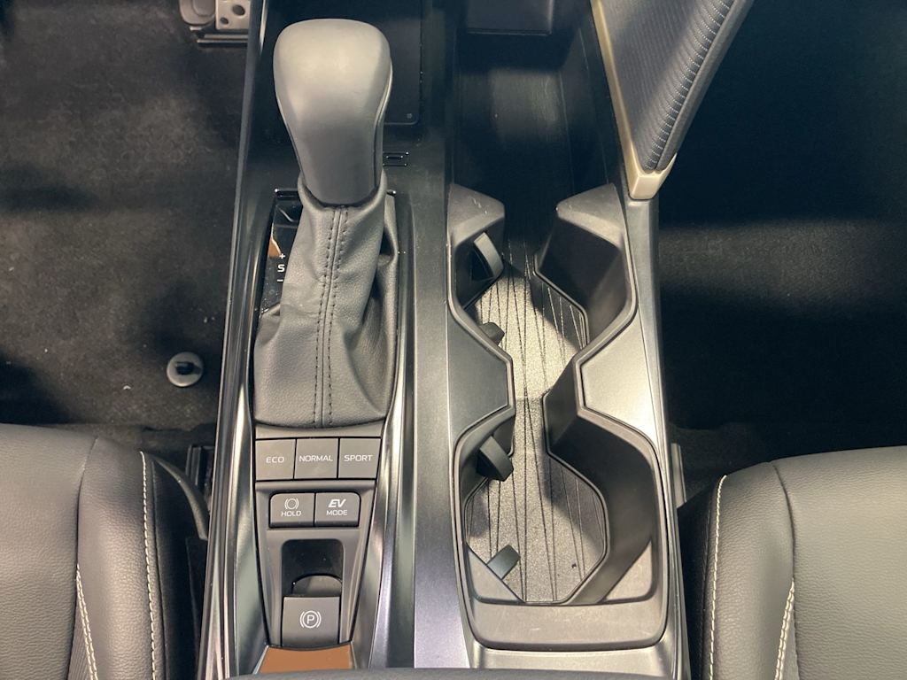 Thumbnail: 2025 Toyota Camry - 14