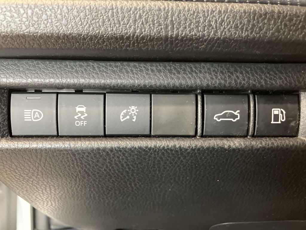 Thumbnail: 2025 Toyota Camry - 21