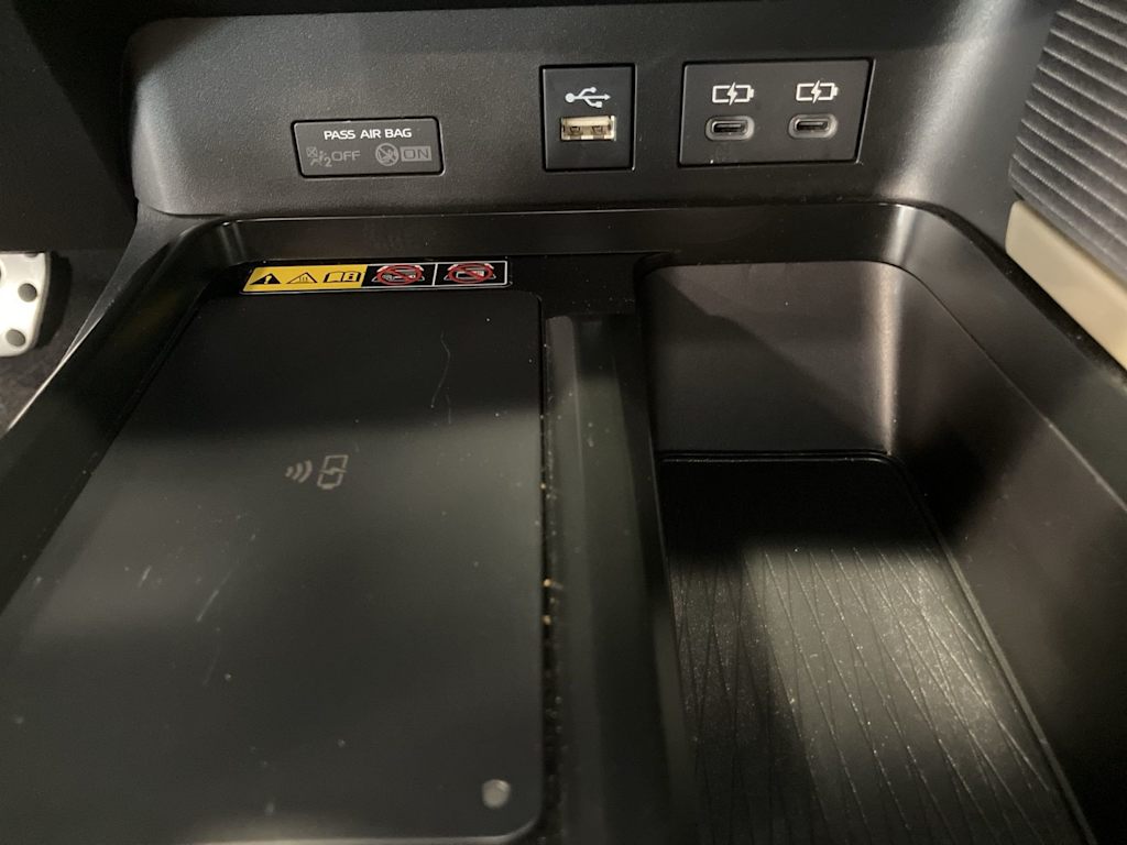 Thumbnail: 2025 Toyota Camry - 11