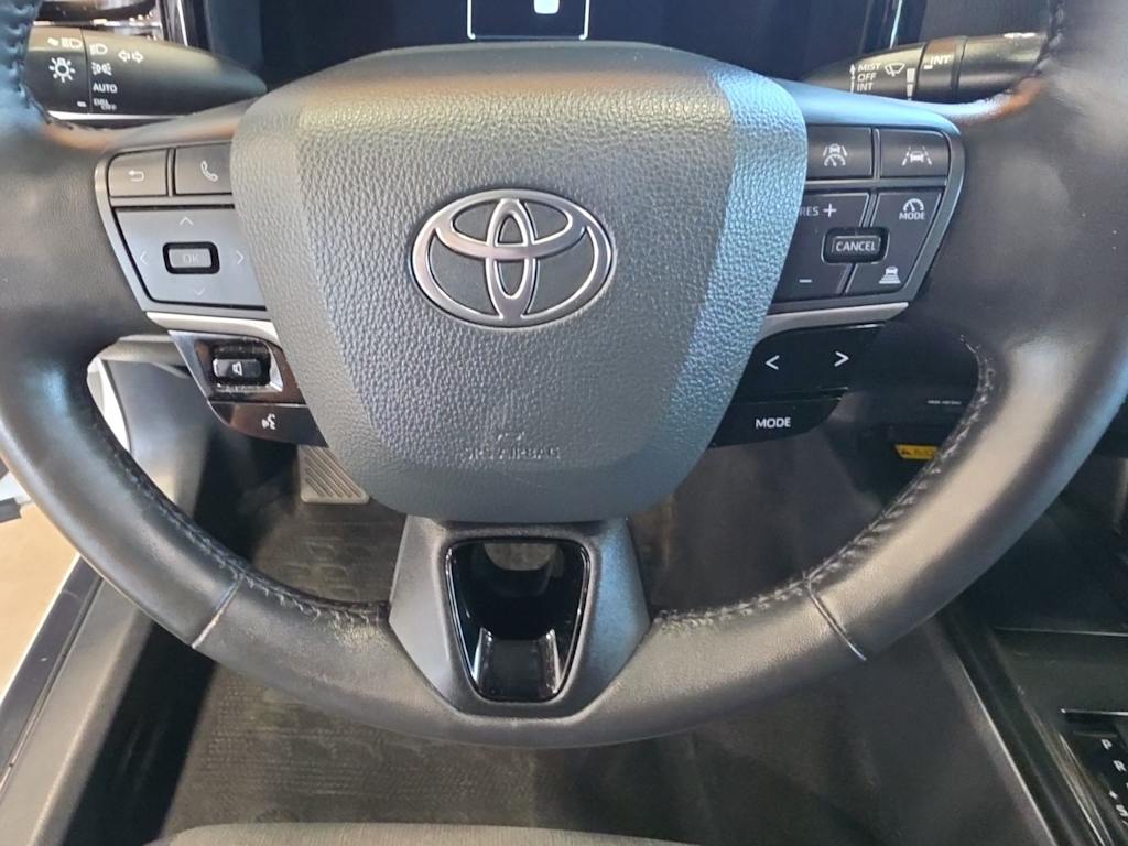 Thumbnail: 2025 Toyota Camry - 25