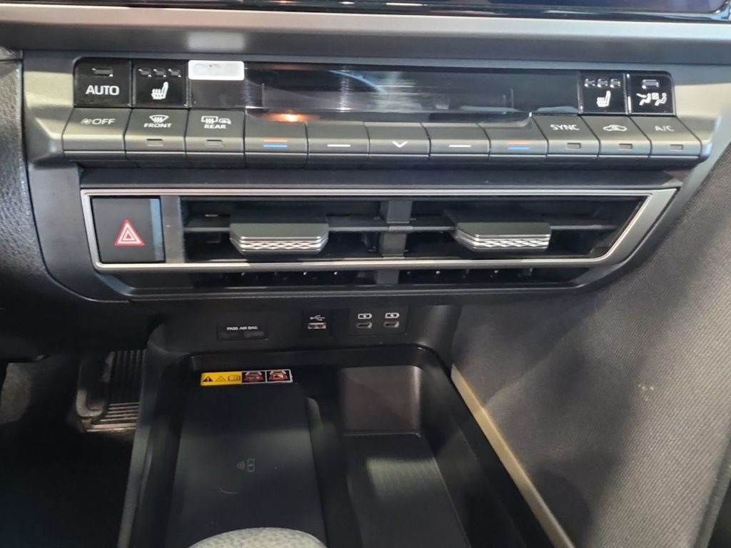 Thumbnail: 2025 Toyota Camry - 29