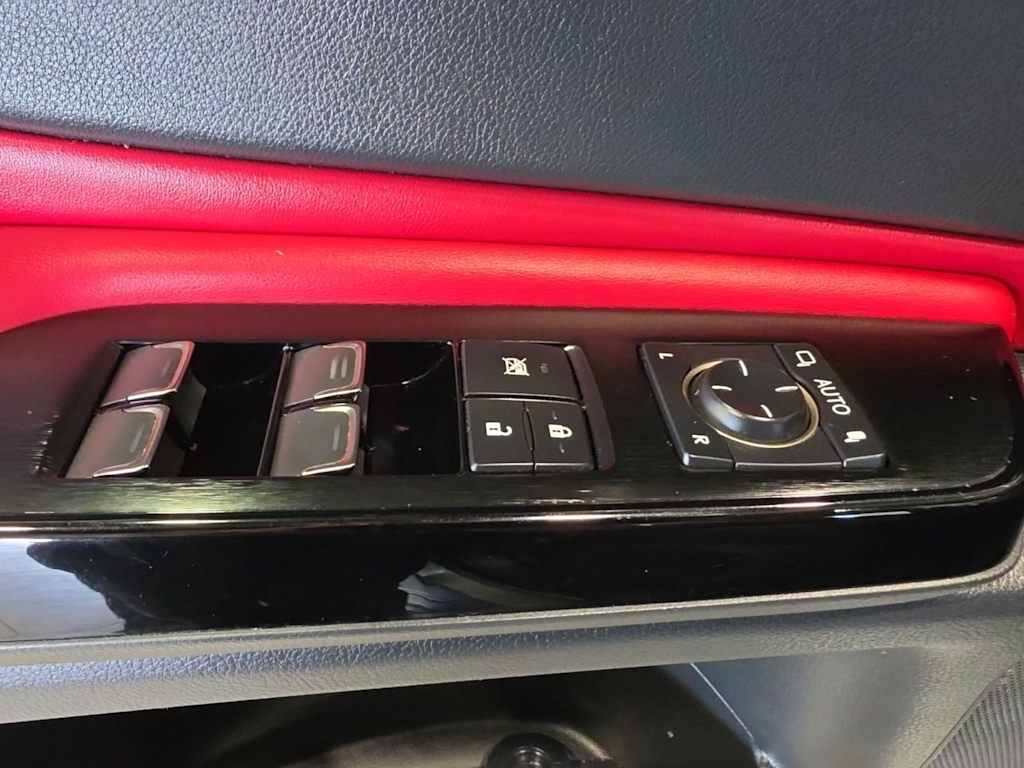 Thumbnail: 2022 Lexus ES - 27
