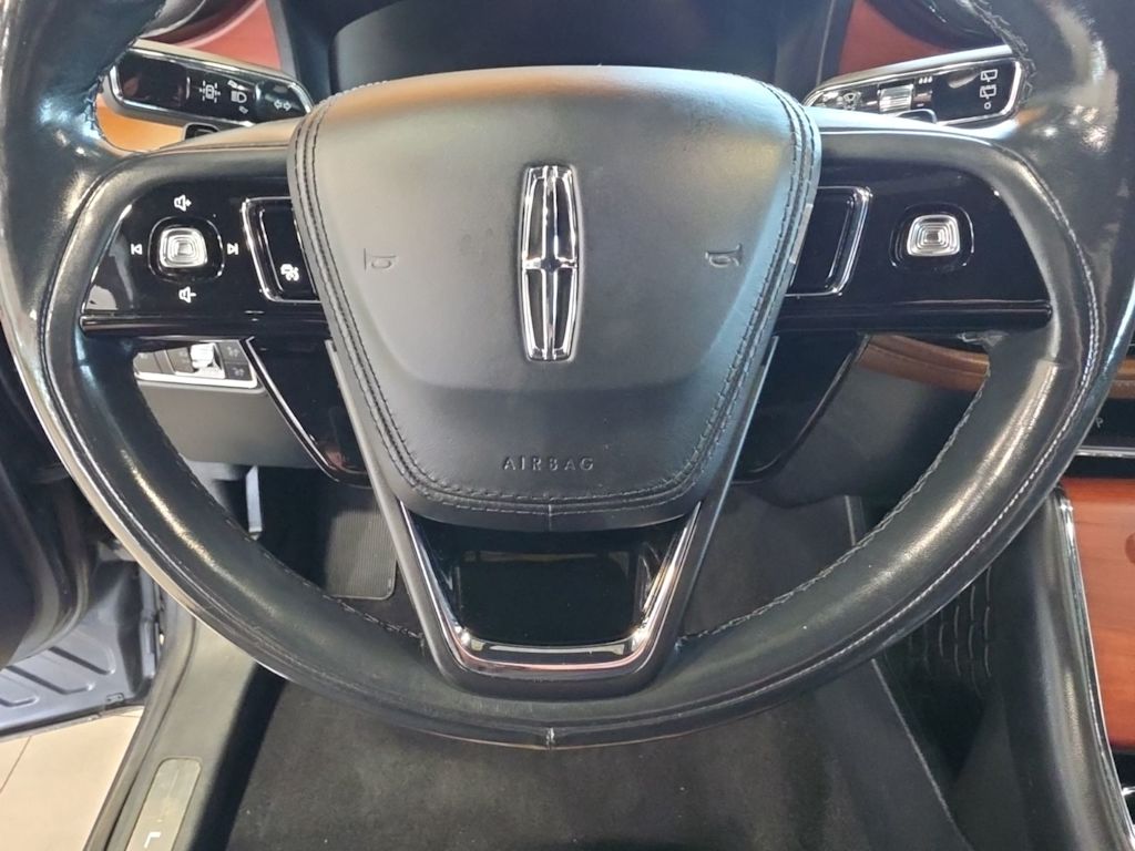 Thumbnail: 2020 Lincoln Aviator - 31