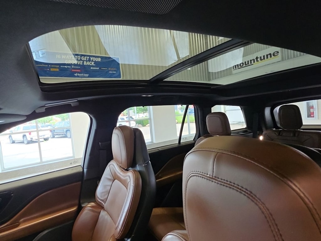 Thumbnail: 2020 Lincoln Aviator - 26