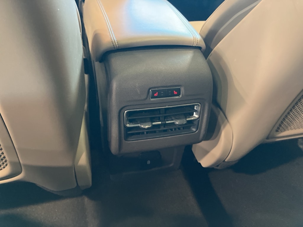 Thumbnail: 2021 Lincoln Corsair - 31