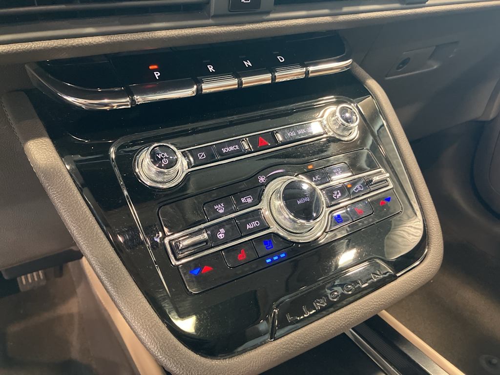 Thumbnail: 2021 Lincoln Corsair - 27