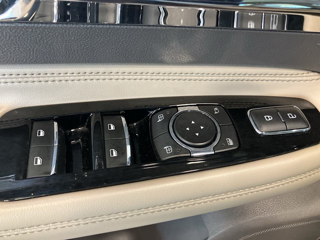 Thumbnail: 2021 Lincoln Corsair - 23