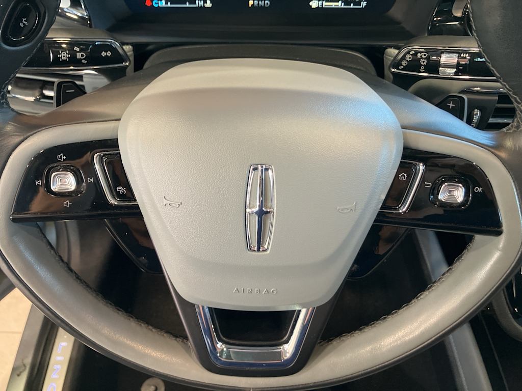 Thumbnail: 2022 Lincoln Corsair - 24