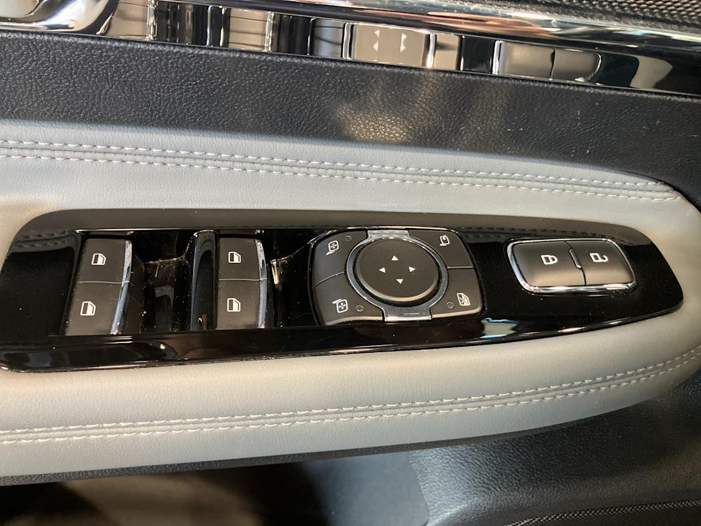 Thumbnail: 2022 Lincoln Corsair - 21