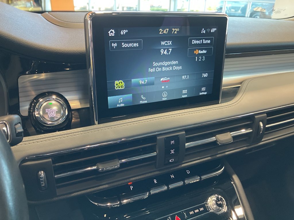 Thumbnail: 2022 Lincoln Corsair - 11