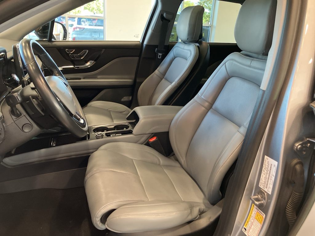 Thumbnail: 2022 Lincoln Corsair - 9