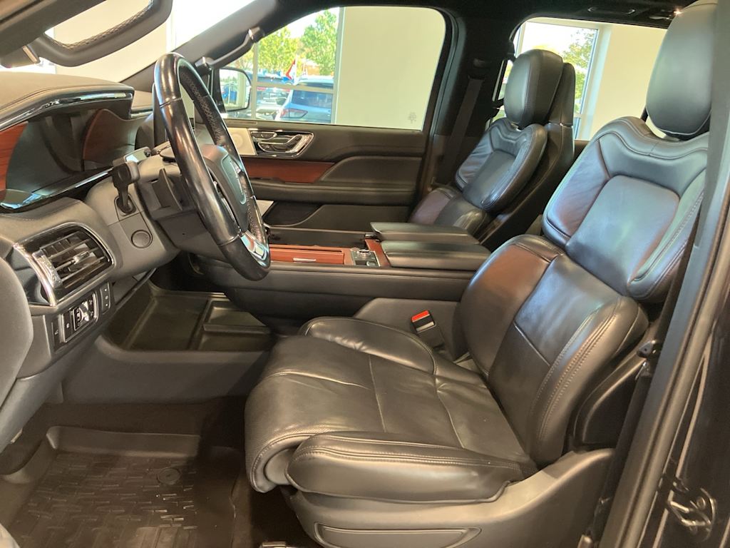 Thumbnail: 2023 Lincoln Navigator - 9