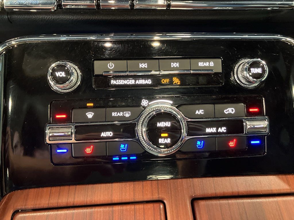 Thumbnail: 2023 Lincoln Navigator - 25