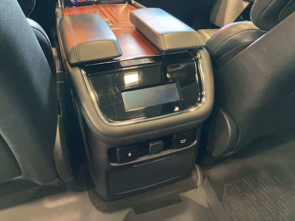 Thumbnail: 2023 Lincoln Navigator - 28