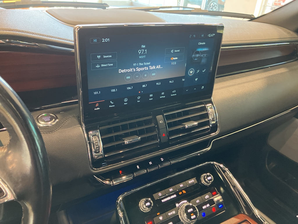 Thumbnail: 2023 Lincoln Navigator - 11