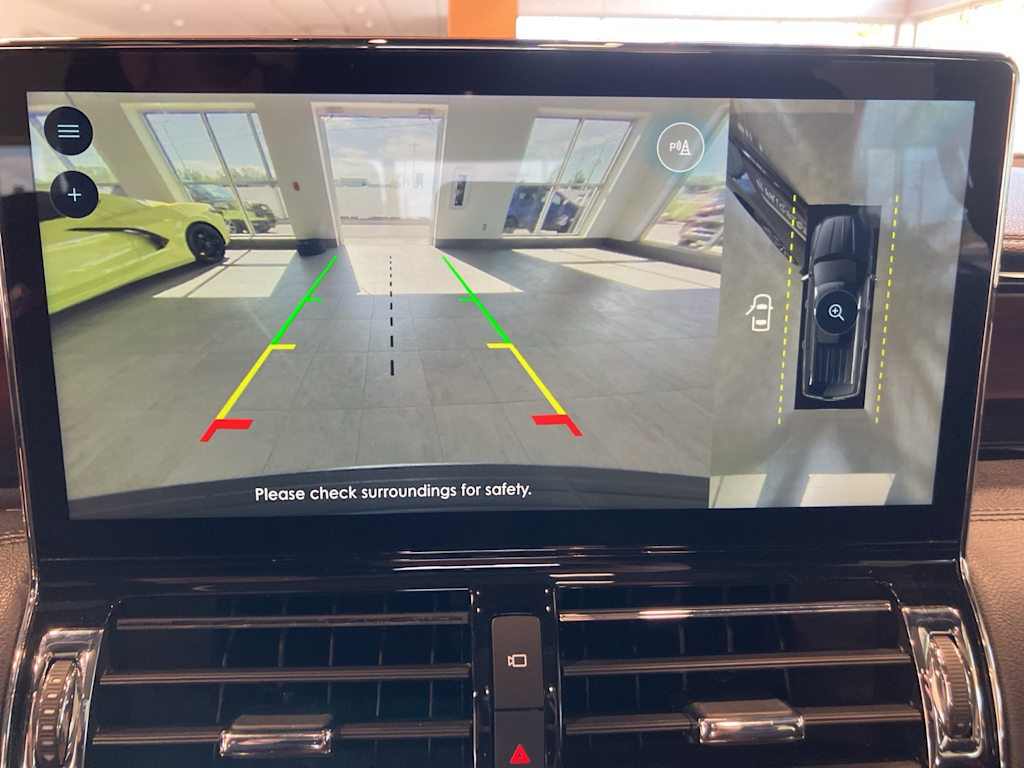 Thumbnail: 2023 Lincoln Navigator - 26