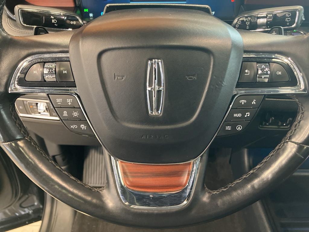 Thumbnail: 2023 Lincoln Navigator - 24