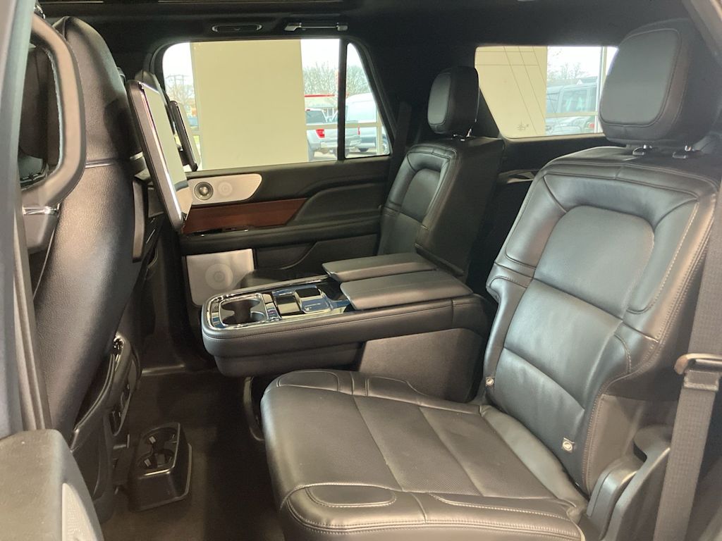 Thumbnail: 2023 Lincoln Navigator - 11