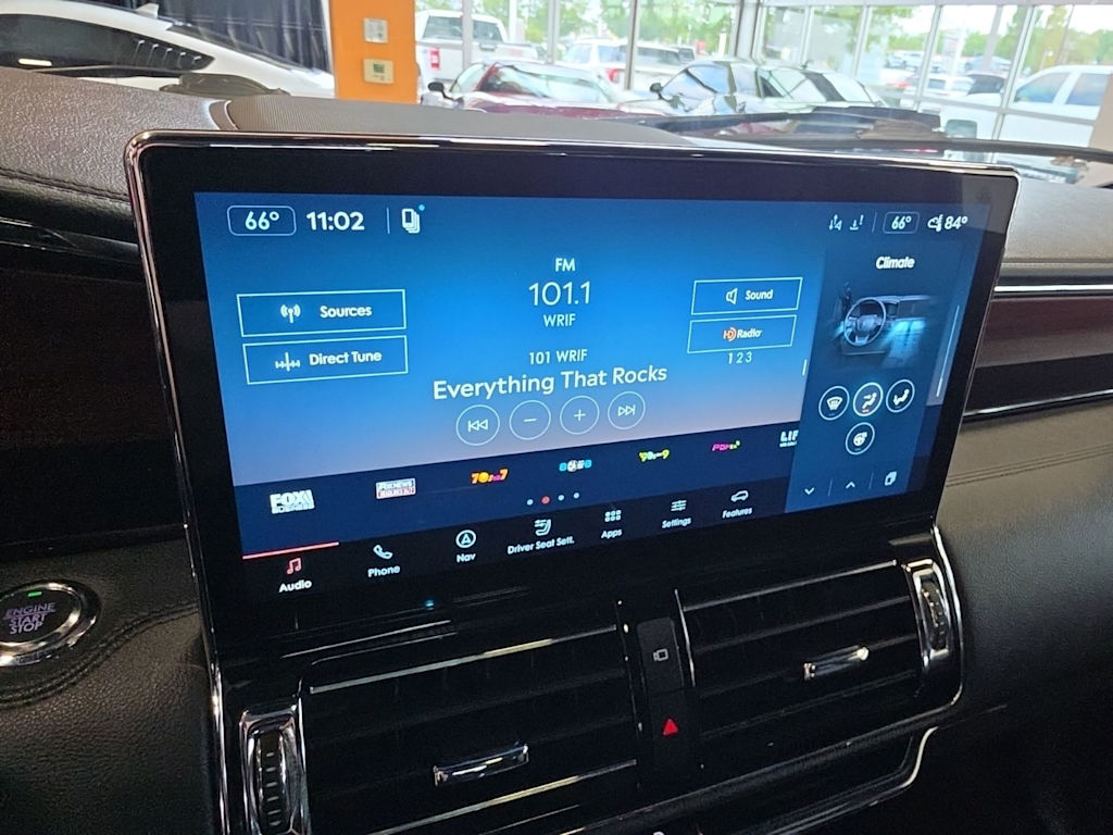 Thumbnail: 2022 Lincoln Navigator - 9