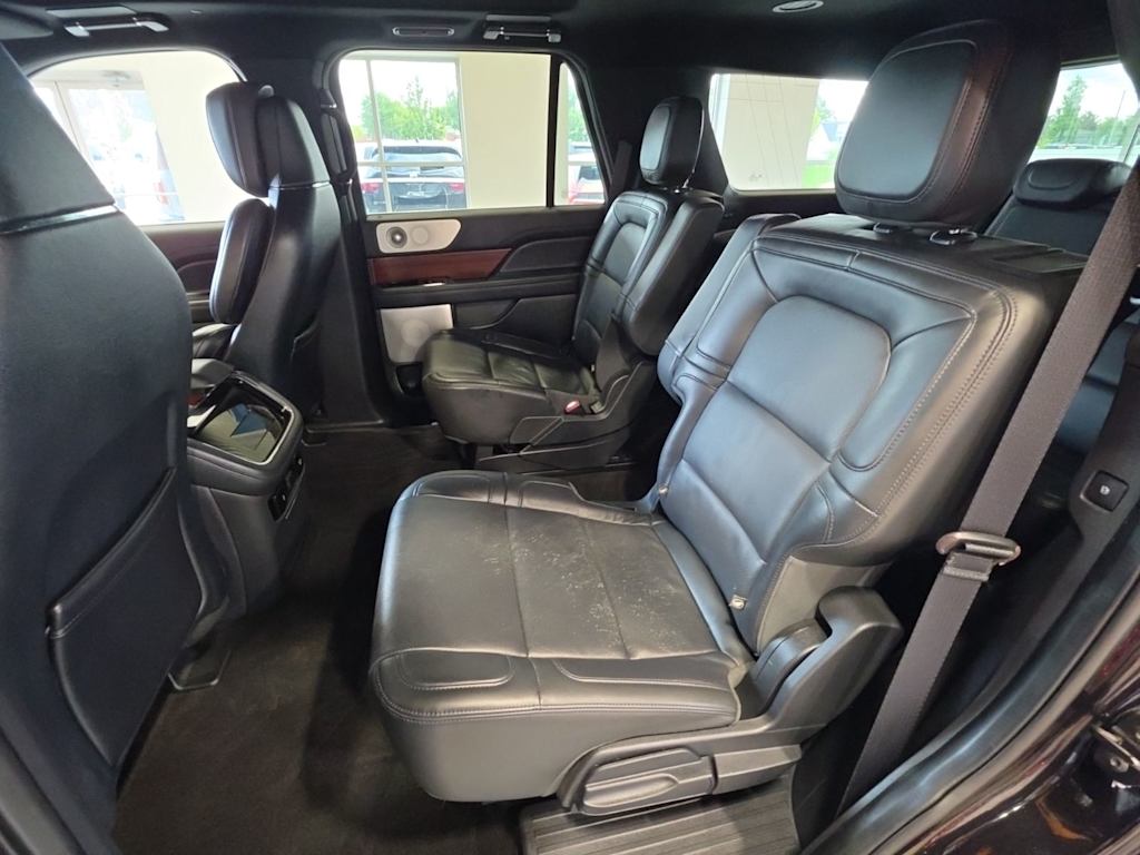 Thumbnail: 2022 Lincoln Navigator - 8