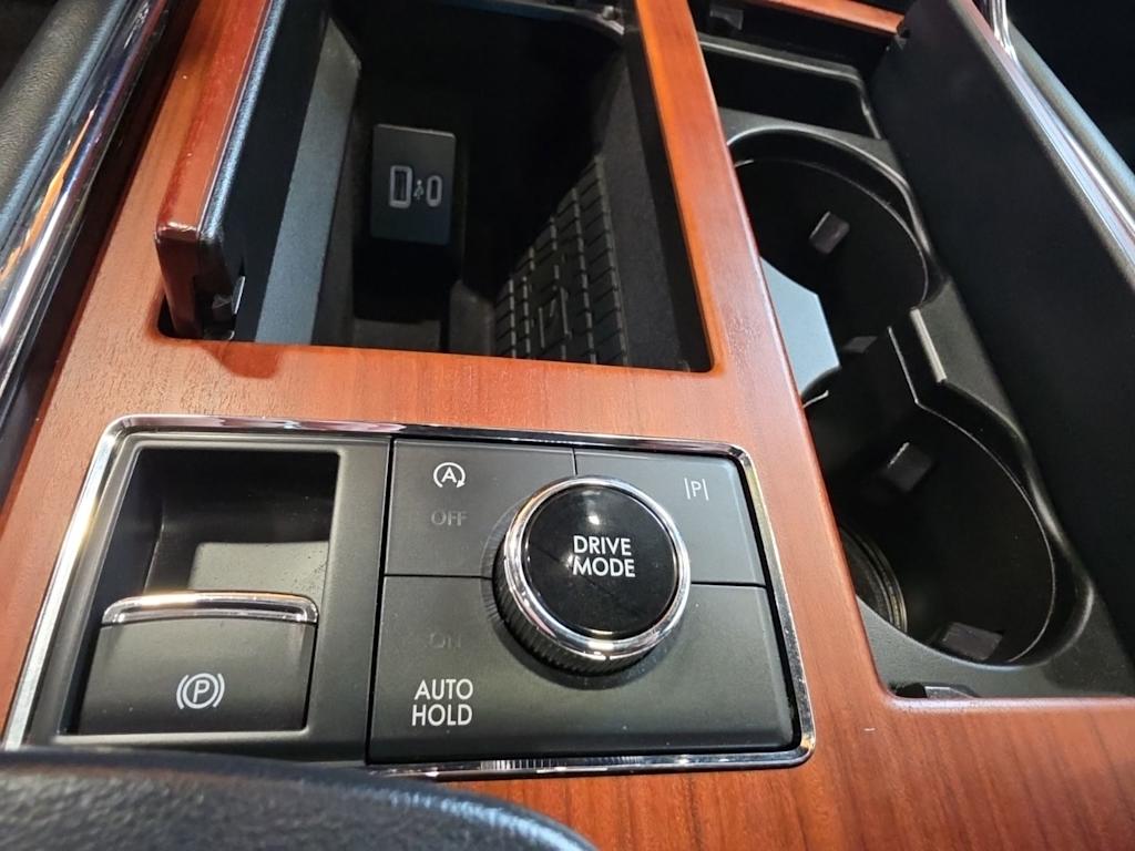 Thumbnail: 2022 Lincoln Navigator - 10