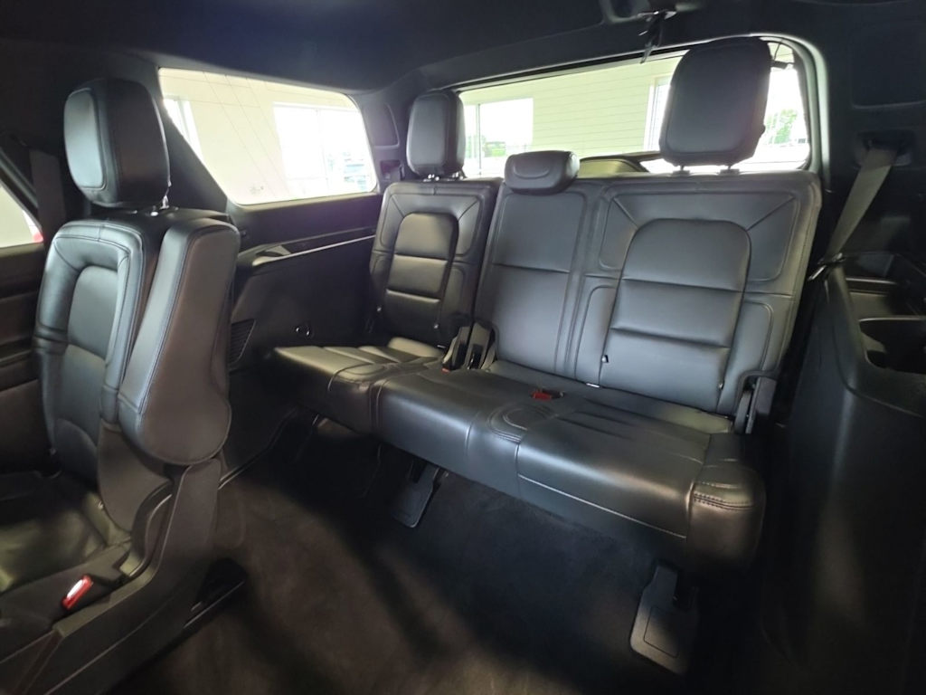 Thumbnail: 2022 Lincoln Navigator - 35