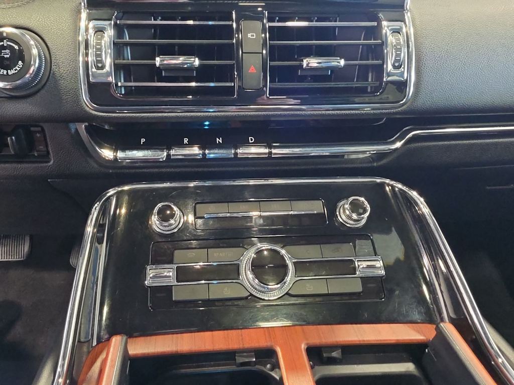 Thumbnail: 2020 Lincoln Navigator - 11