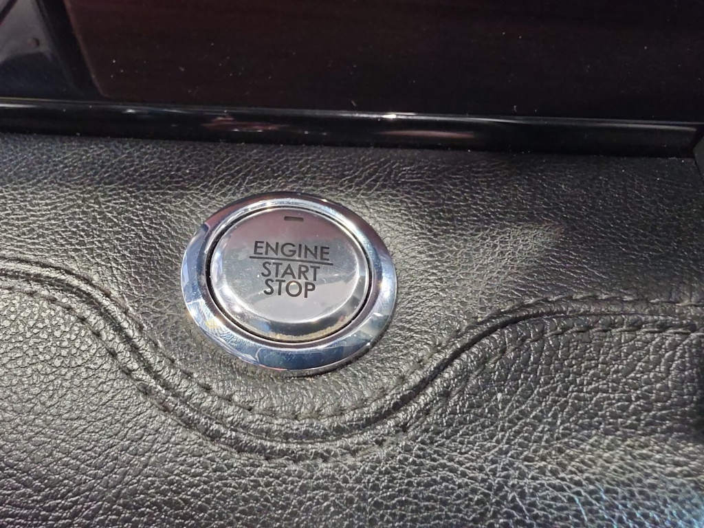 Thumbnail: 2020 Lincoln Navigator - 33