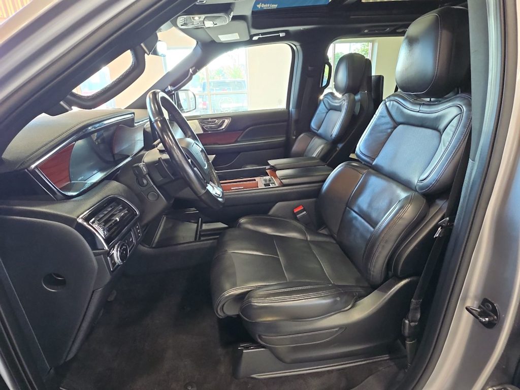 Thumbnail: 2020 Lincoln Navigator - 9