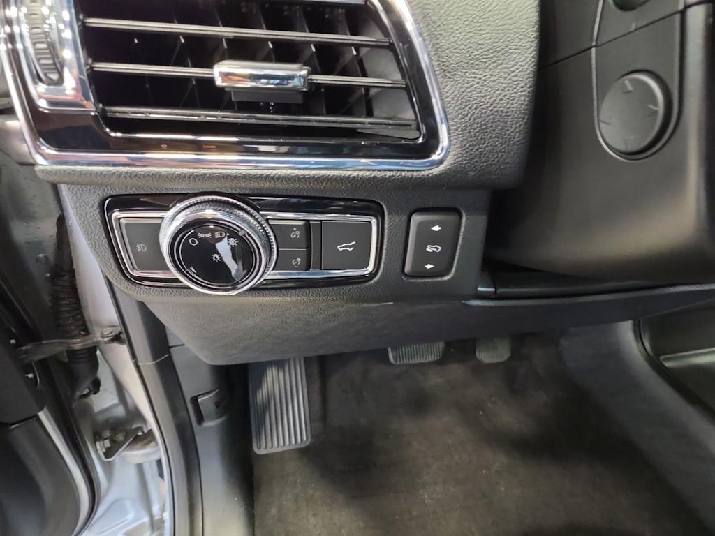 Thumbnail: 2020 Lincoln Navigator - 26