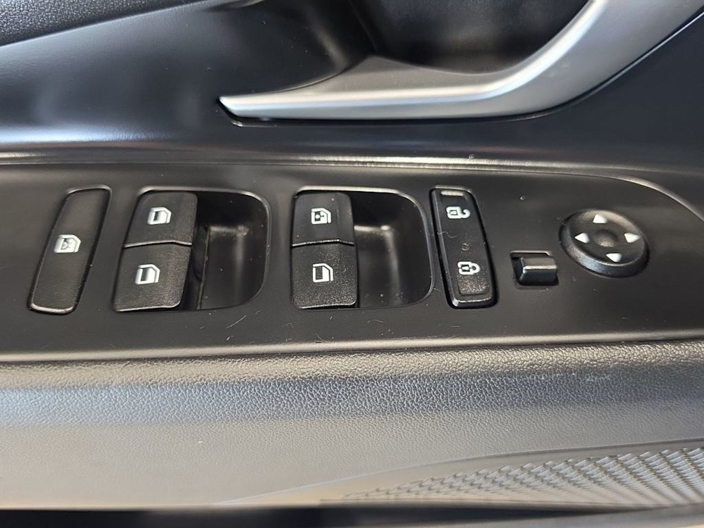 Thumbnail: 2023 Hyundai Elantra - 24